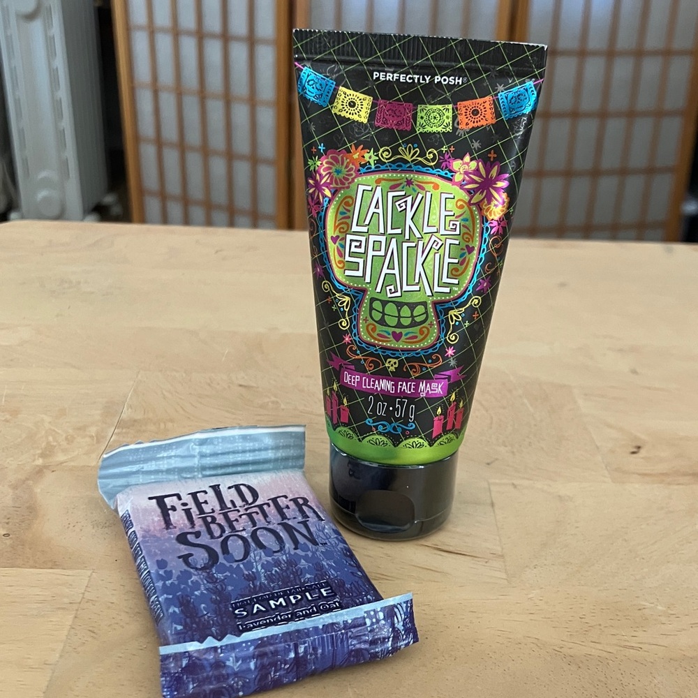 NWT Perfectly Posh Brand Cackle Spackle Charcoal Face Mask DEADSTOCK